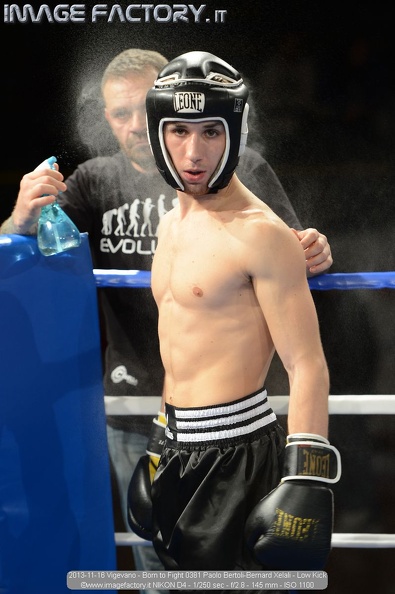 2013-11-16 Vigevano - Born to Fight 0381 Paolo Bertoli-Bernard Xelali - Low Kick.jpg